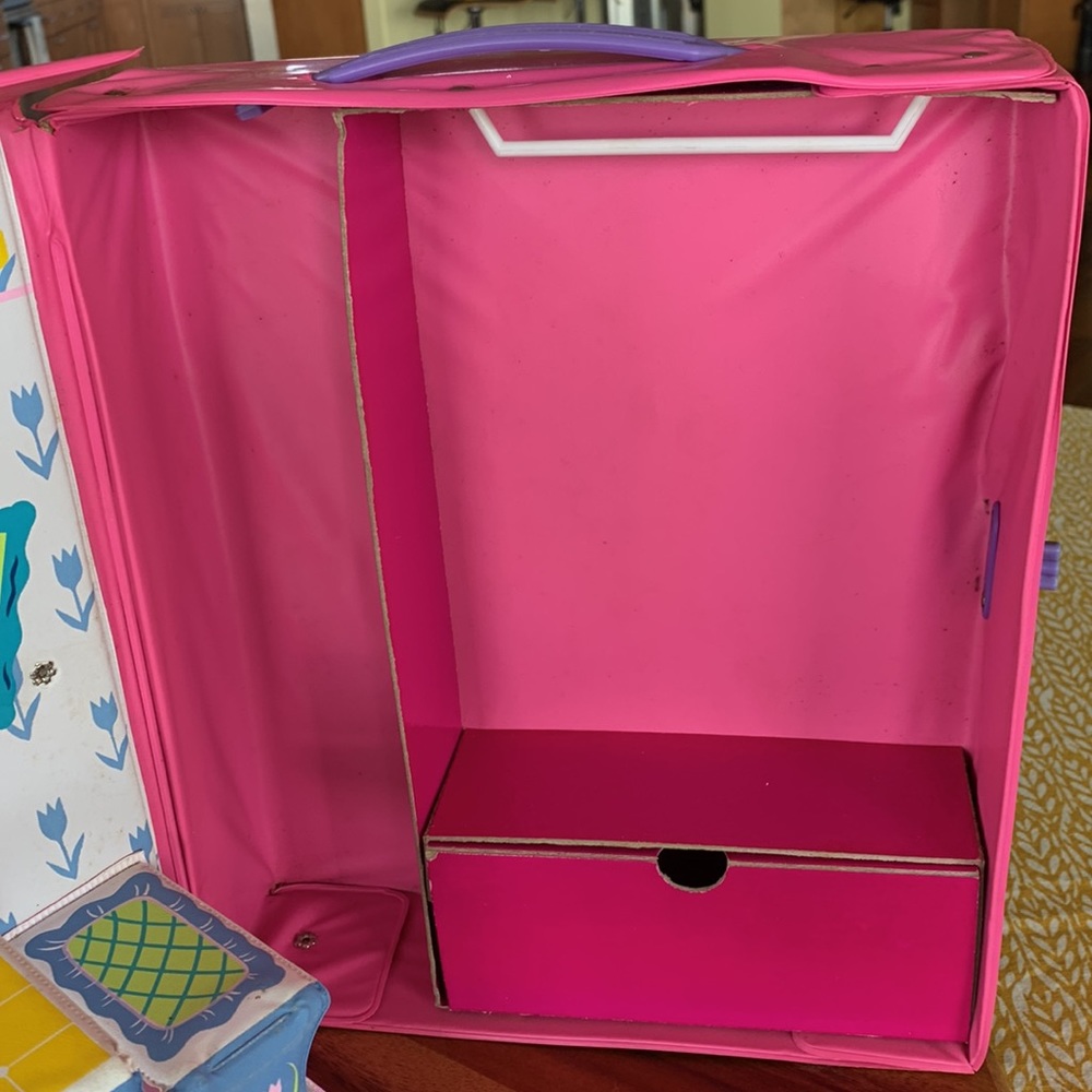 Barbie Case - Picture 10 of 11